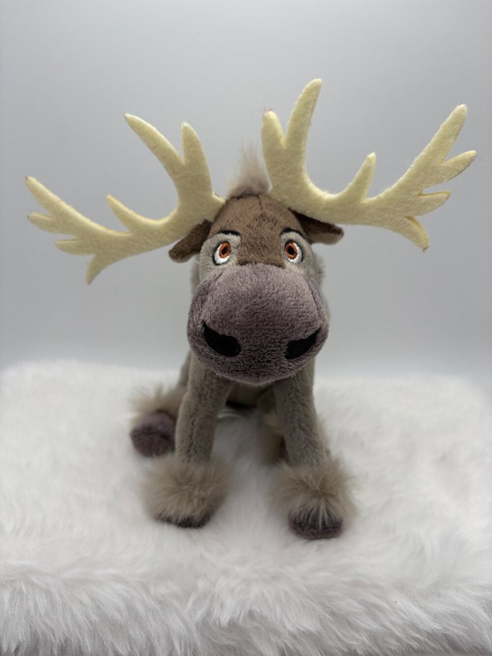 Disney Frozen Sven 7in Plush Stuffie (SKU: 684TO)